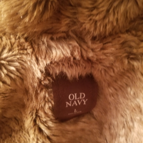 Old Navy green color with beautiful fur trimmed hood and inside faux fur. - Picture 5 of 7